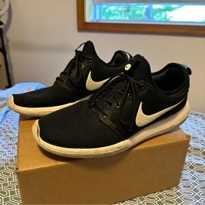 Nike Roshe Two Running Shoes (Men’s Size 9.0)